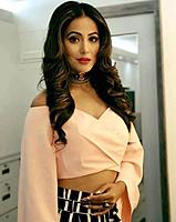Hina Khan Beautiful HD Wallpaper Latest 2017.jpg