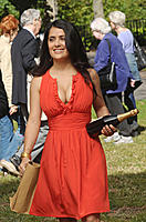 salma_rock_cleavage_5_big.jpg