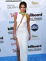 selena-gomez-billboard-music-awards-2013--1369039014-view-1.jpg