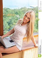 beautiful-woman-computer-16234552.jpg